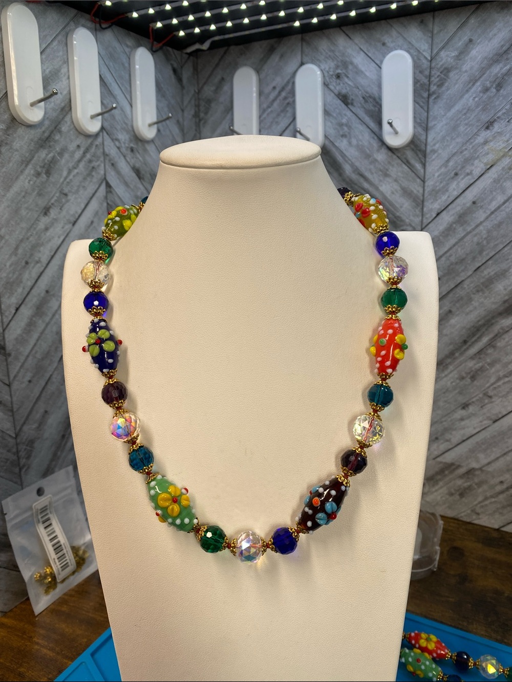 #1 FLASH  Hand-Knotted Aprilsplace Original Flower  Lampwork Glass Necklace - Picture 8 of 13